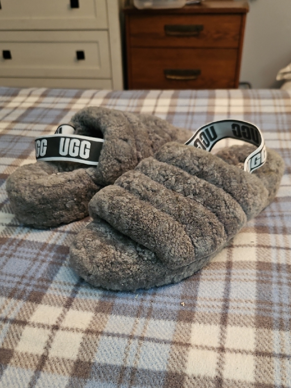 UGG slippers FLUFF YEAH *READ DESCRIPTION*